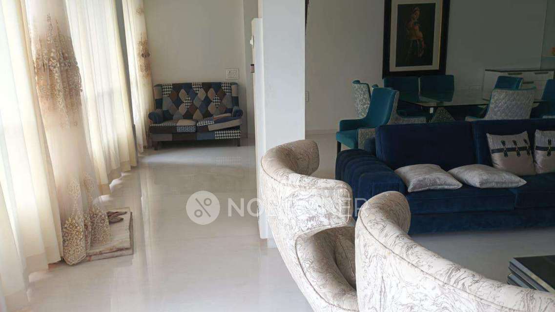 2 BHK Flat In Shyam Niwas  For Sale  In Breach Candy