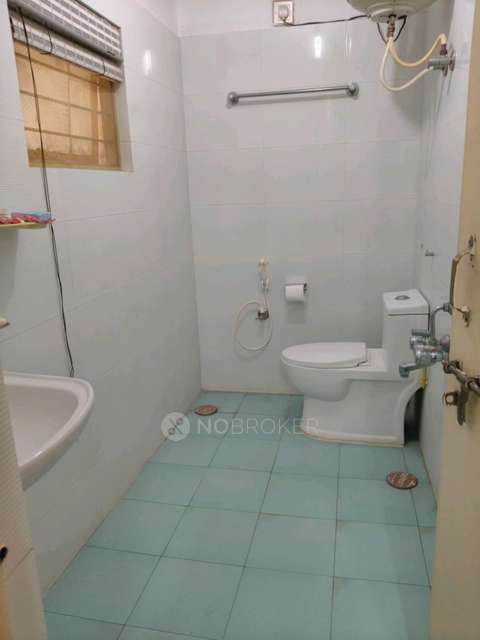 4 BHK Flat In Yogeshwara Apartment, Saptjagiri Nagar For Sale  In Hosakerehalli