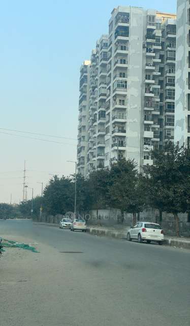 Showroom in Sector 121, Noida for Rent 