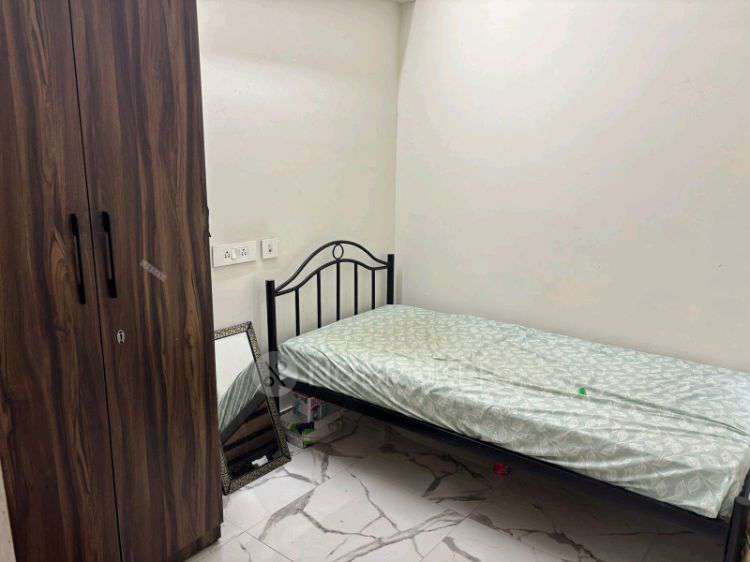 Single Room for Female In 2 BHK  In Hubtown Palmrose In Andheri East