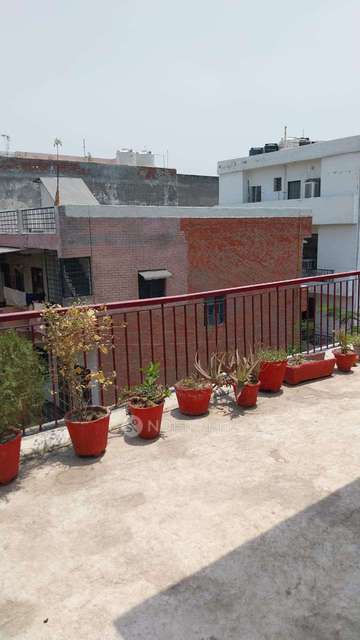 PG for Girls in Sector 11