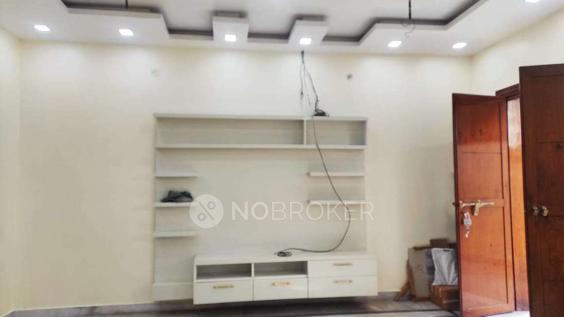 2 BHK Flat In Standalone Building  for Rent  In Govindpuram