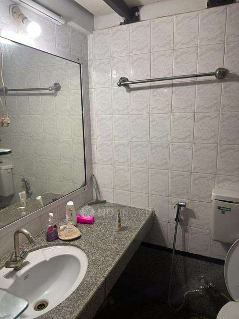 Single Room for Female In 2 BHK  In Palace Orchard In Mohammed Wadi