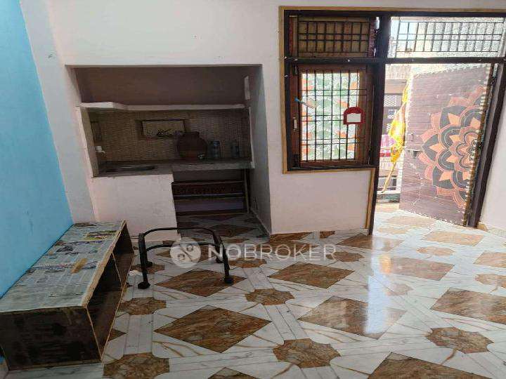 1 RK Flat for Rent  In Sector 62a