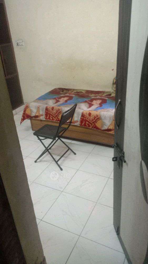 1 RK Flat In Kd Block Pitampura for Rent In Kd Block Pitam Pura, Block Ap, Poorvi Pitampura, Pitampura, Delhi, 110034, India