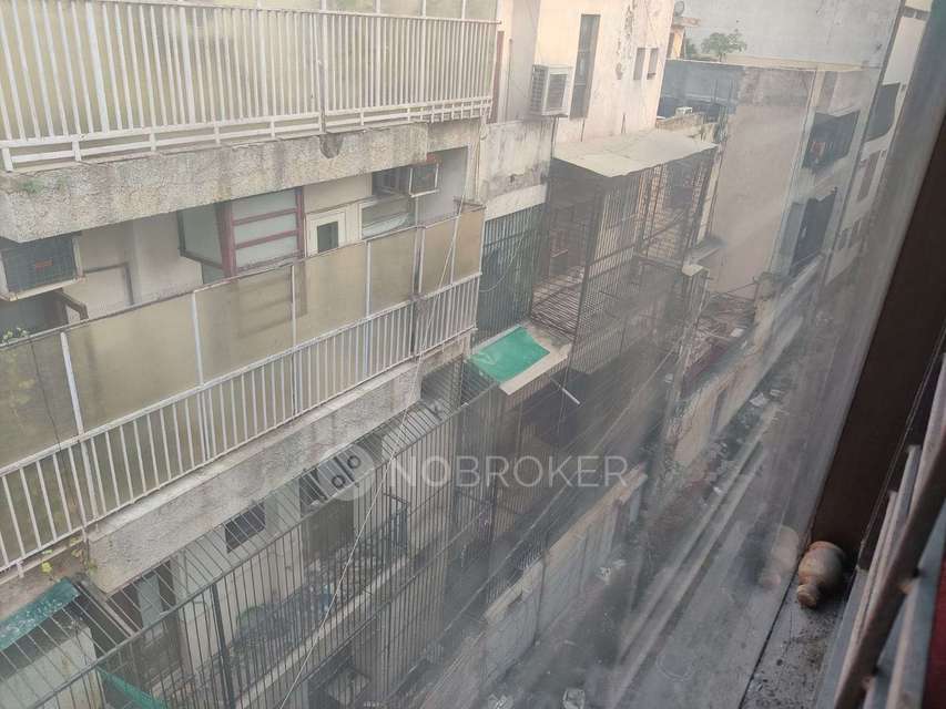 2 BHK Flat In Standalone Building  For Sale  In  Defence Colony