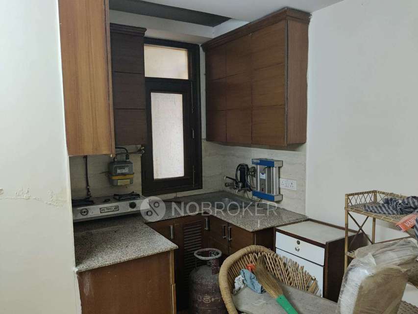 2 BHK Flat In Standalone Building  For Sale  In  Defence Colony