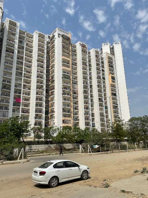2 BHK Flat In Panchsheel Green 1 for Rent  In Sector-16b