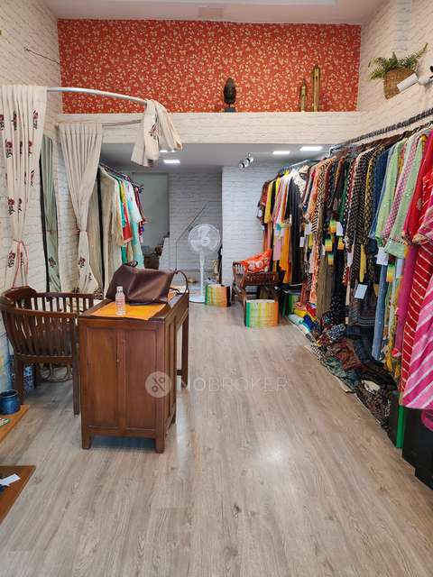 Shop in Vile Parle West, Mumbai for Rent 