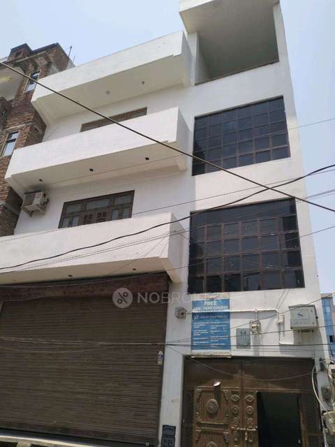 4+ BHK House For Sale  In Karawal Nagar