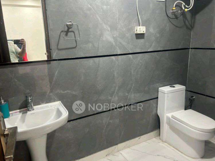 3 BHK Flat In Kiera Ryhan Heights For Sale  In Vasant Kunj,