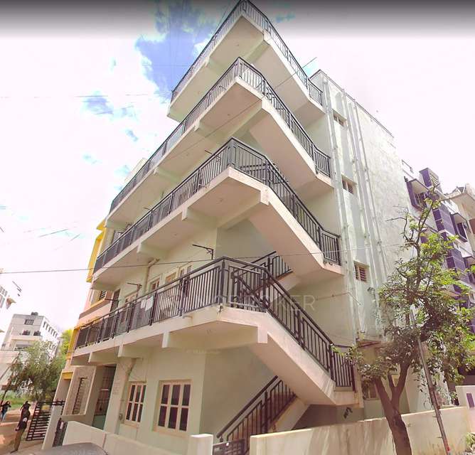 Single Room for Female In 3 BHK  In Capri Apartment Hsr Layout In Capri Apartment