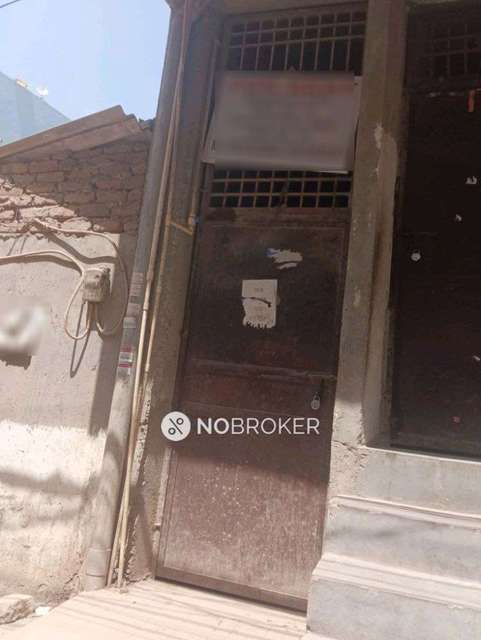 Commercial Property in Dwarka, Delhi for Rent 