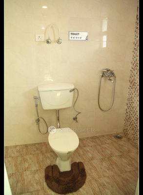 2 BHK Flat In 16th Parkview Gaur Yamuna City For Sale  In Sector 19