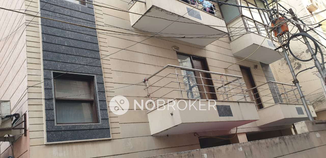 3 BHK Flat In Builderfloor For Sale  In Old Rajinder Nagar