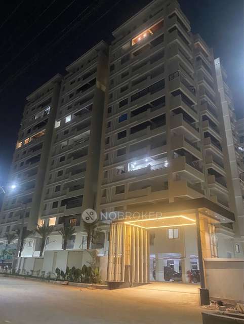 2 BHK Flat In Ganapathi Silk Tower For Sale  In Lpt Market