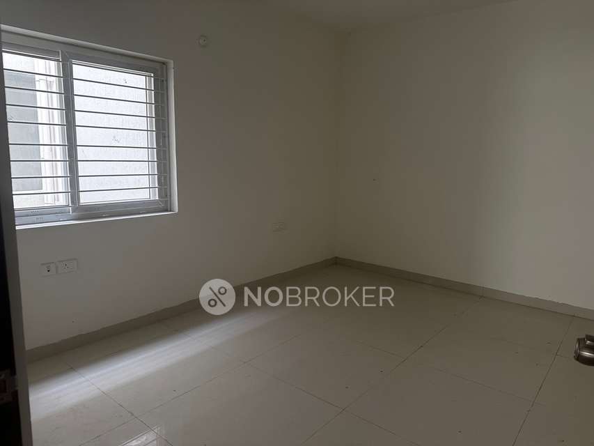 2 BHK Flat In Ganapathi Silk Tower For Sale  In Lpt Market