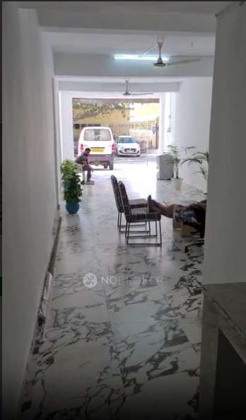 Shop in Kalkaji, Delhi for sale 