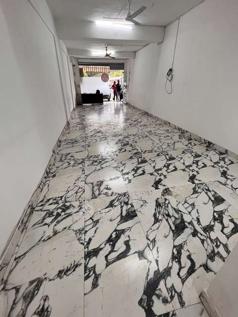 Shop in Kalkaji, Delhi for sale 