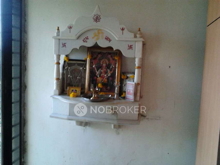 2 BHK Flat In Leela Building For Sale  In Borivali East