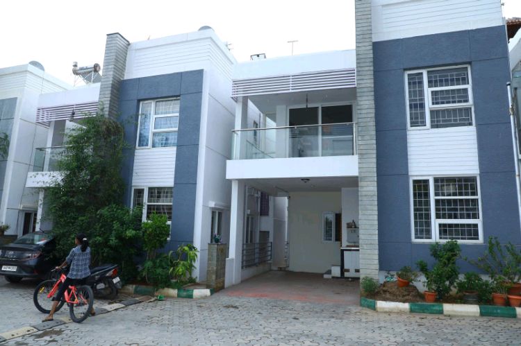 Gitanjali Honey Pool