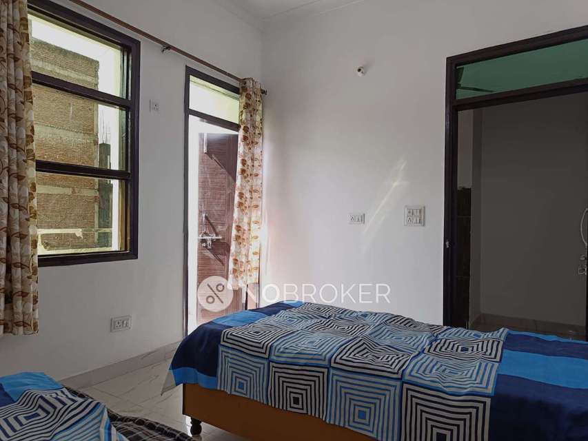 PG for Girls in Sainik Farm