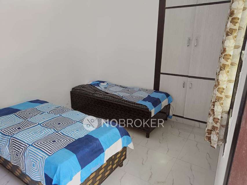 PG for Girls in Sainik Farm