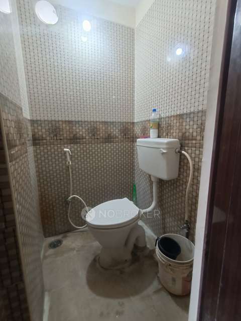 4+ BHK Flat In Standalone Building  For Sale  In  Tambaram