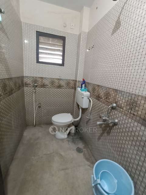 4+ BHK Flat In Standalone Building  For Sale  In  Tambaram