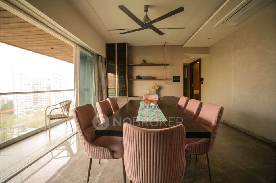 4+ BHK Flat In 111 Hyde Park For Sale  In Malad East