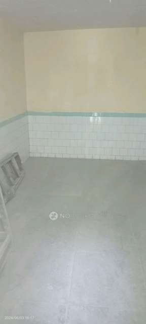 2 BHK Flat In Gopal Nives Housing Coprative Society For Sale  In Kandivali West