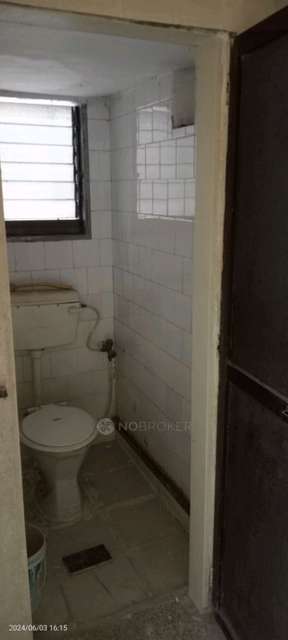 2 BHK Flat In Gopal Nives Housing Coprative Society For Sale  In Kandivali West