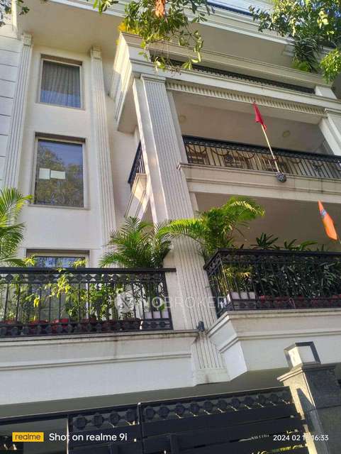 4 BHK Flat In Standalone Building  For Sale  In Neeti Bagh