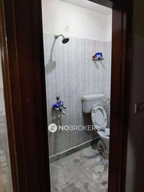 3 BHK Flat In Standalone Building  For Sale  In  East Of Kailash