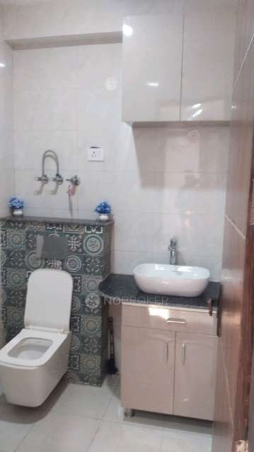 3 BHK Flat For Sale  In Mayur Vihar