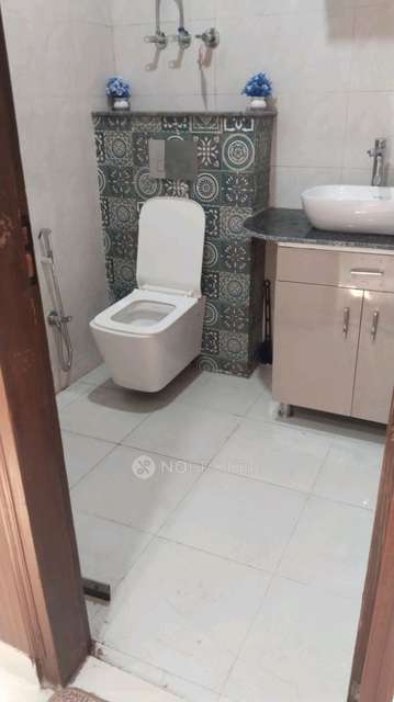 3 BHK Flat For Sale  In Mayur Vihar