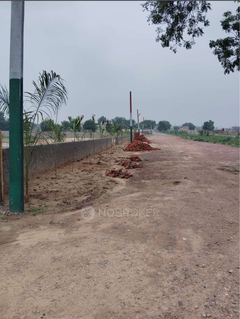 Plot For Sale  In Karanwas