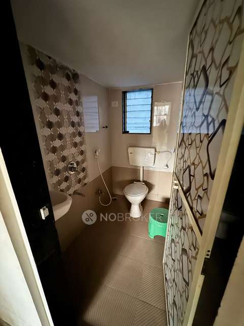 1 BHK Flat In Trimurti Co-operative Housing Society For Sale  In Rameshwadi