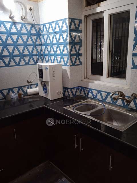 2 BHK Flat In Amrapali Princely Estate for Rent  In Sector-76