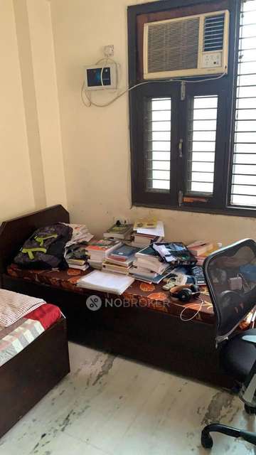 PG for Boys in Karol Bagh Metro Station