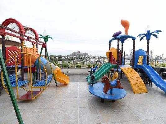 2 BHK Flat In Vasavi Sarovar For Sale  In Hitec City