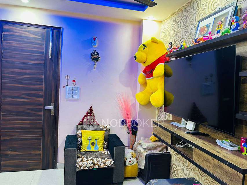 2 BHK Flat In Shree Radha Apartments For Sale  In Razapur Khurd