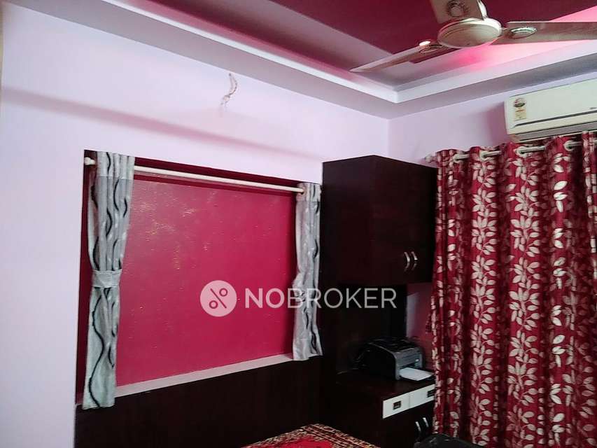 2 BHK Flat In Mantri Park For Sale  In Goregaon