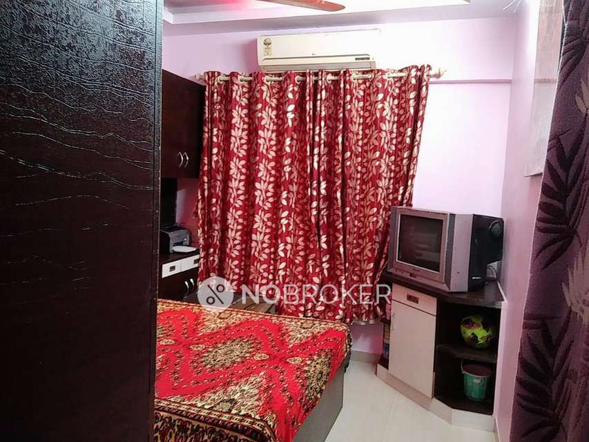 2 BHK Flat In Mantri Park For Sale  In Goregaon
