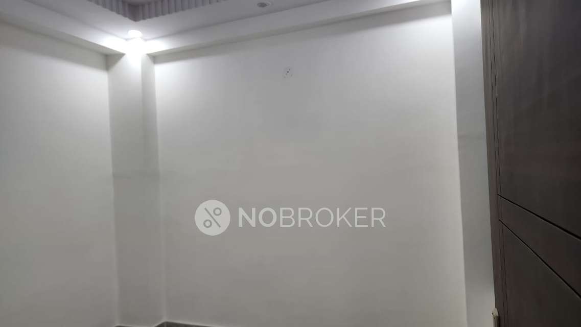 3 BHK Flat In Standalone Building  For Sale  In Pandav Nagar