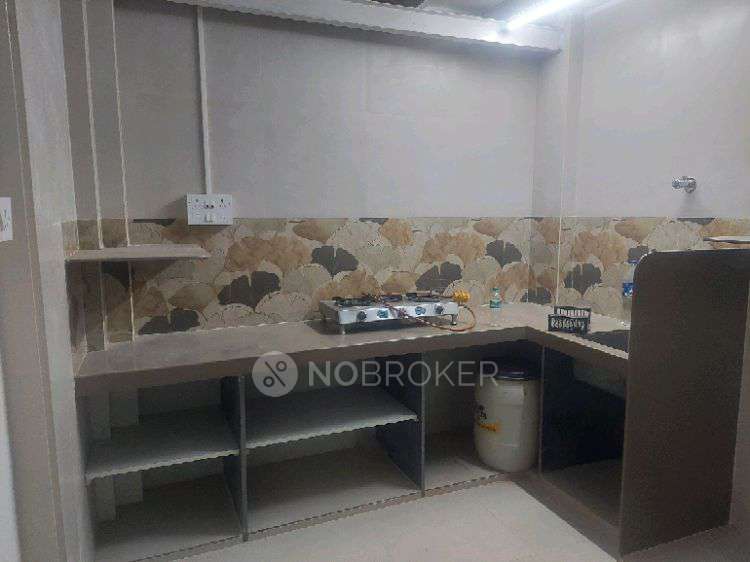 1 BHK House for Rent  In  Kandivali East