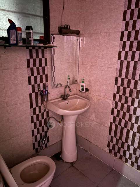 2 BHK Flat In Hill Top Apartment For Sale  In  Maidan Garhi