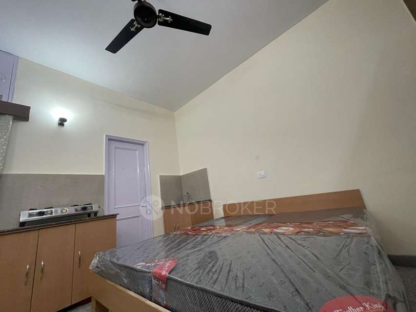 1 RK Flat In Standalone Building  for Rent  In Sector 27