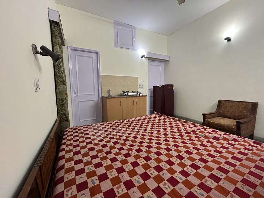 1 RK Flat In Standalone Building  for Rent  In Sector 27