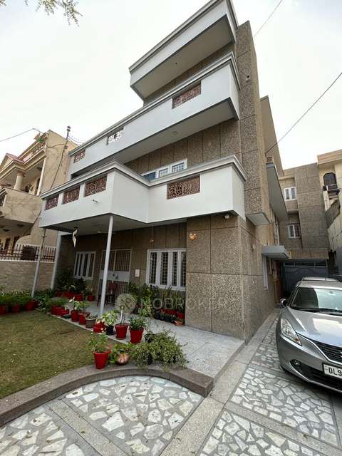 1 RK Flat In Standalone Building  for Rent  In Sector 27